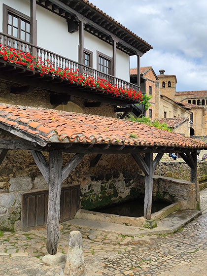 Calle Río: abrevadero y fuente