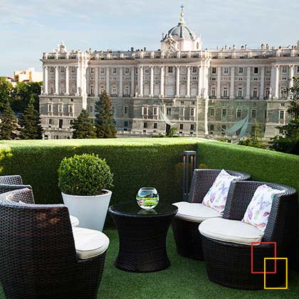 Terraza con vistas panorámicas al Palacio Real