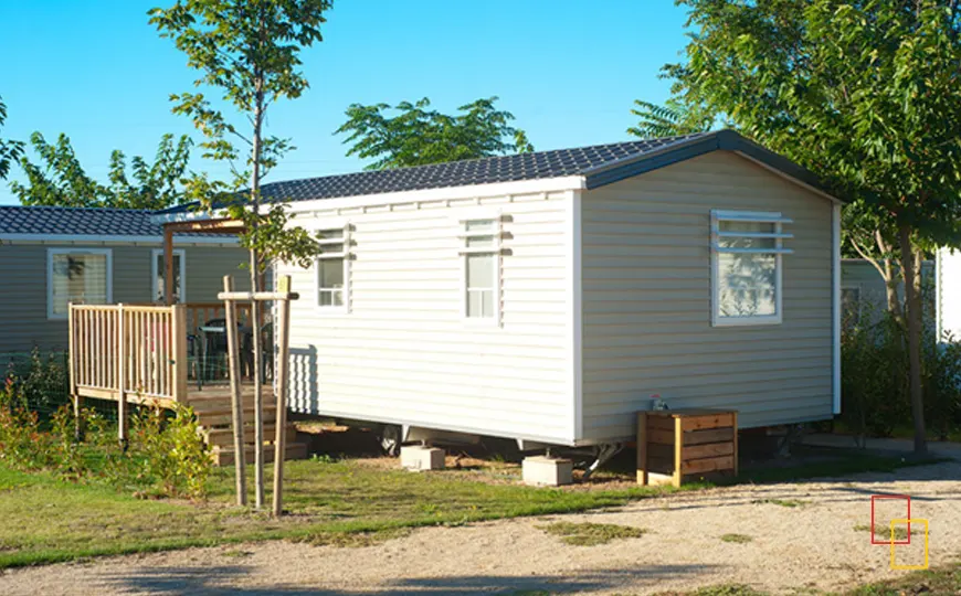 Bungalows en un entorno natural, ideales para una escapada tranquila en un camping