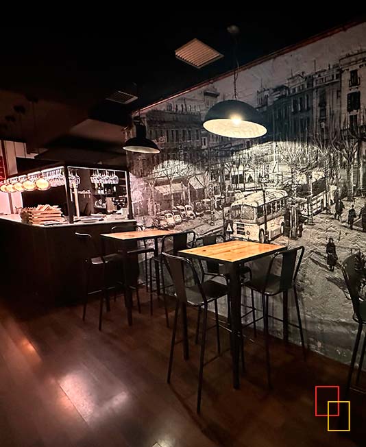 Interior del Restaurant Dos Cuiners en Mataró, Barcelona