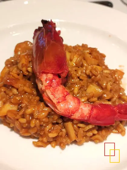 Paella de carabineros con sepia