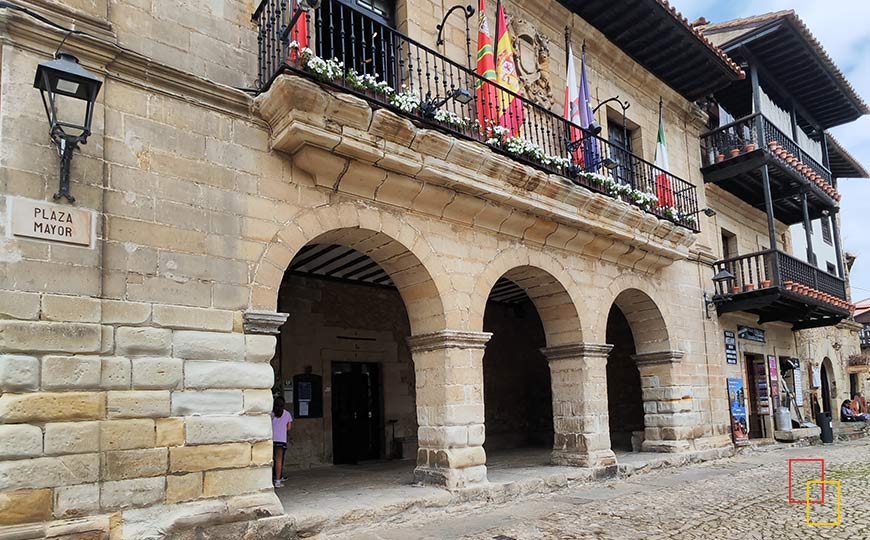 qué visitar en Santillana del Mar: Plaza Mayor