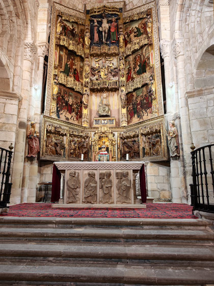 Retablo mayor - Colegiata de Santa Juliana